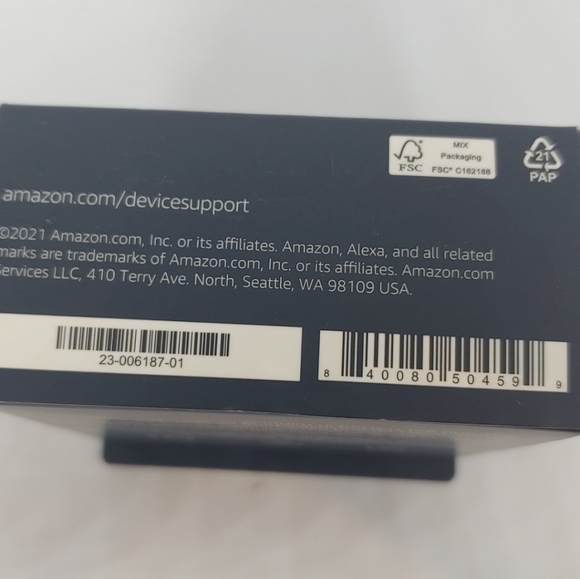 Amazon Smart Plug NEW - Picture 2 of 4